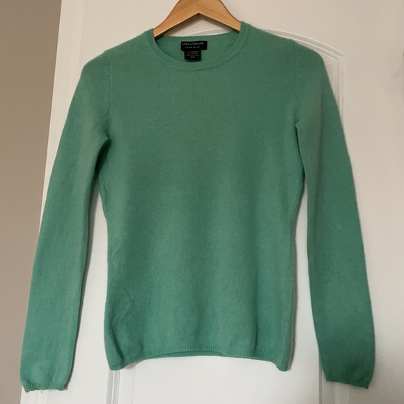 Lord & Taylor Cashmere sweater - Picture 2 of 3